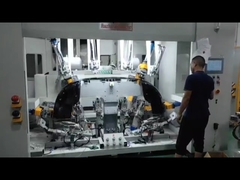 Geïntegreerde punch- en lasmachine voor de achterbumper